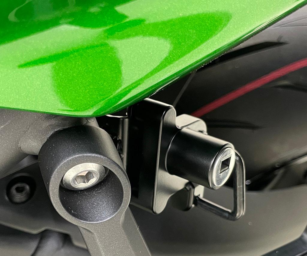 Cerradura de casco One-Key System (Ninja H2 SX/SE)