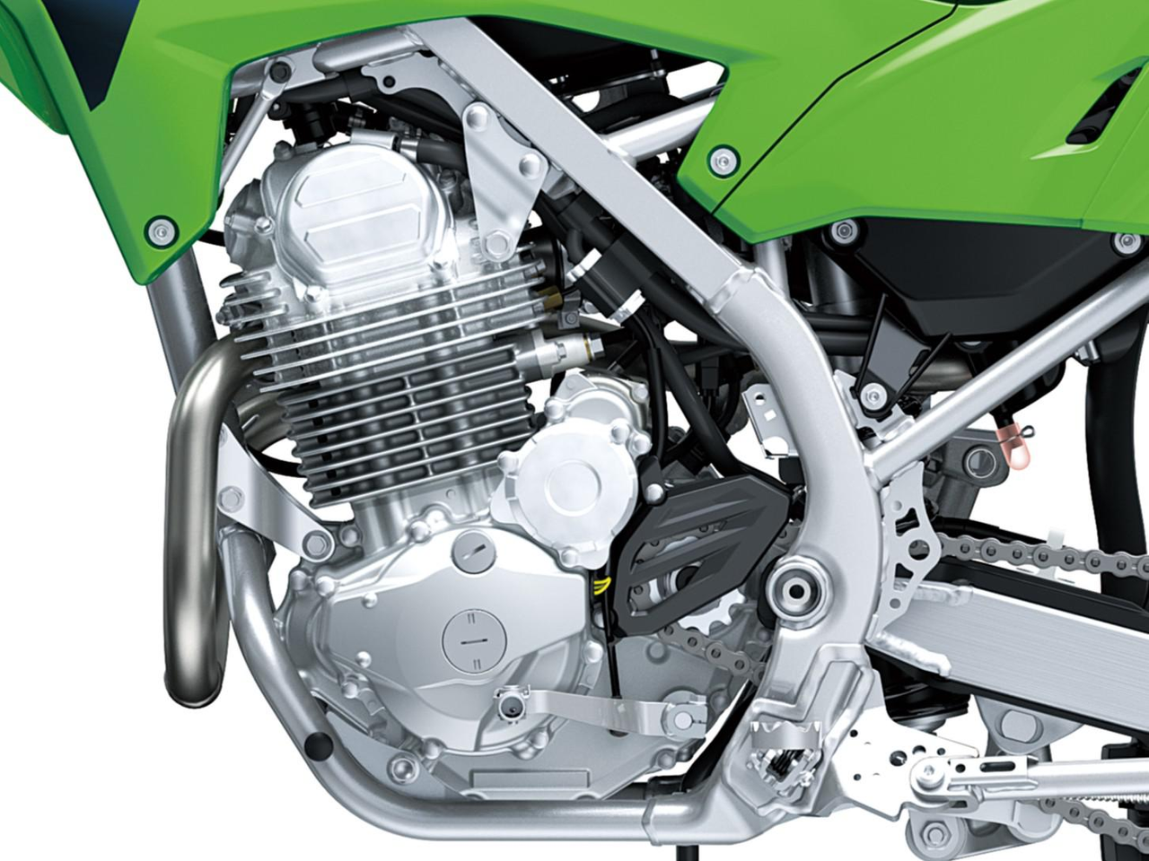 Motor de 233 cm³ con inyección electrónica, mejor respuesta en medios y eje de equilibrado